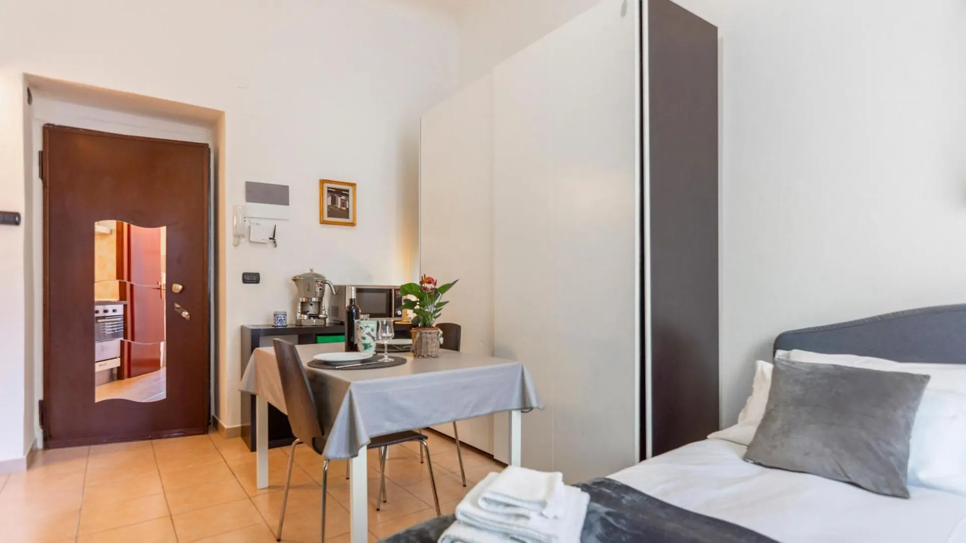 Apartment Deluxe Studio Milano