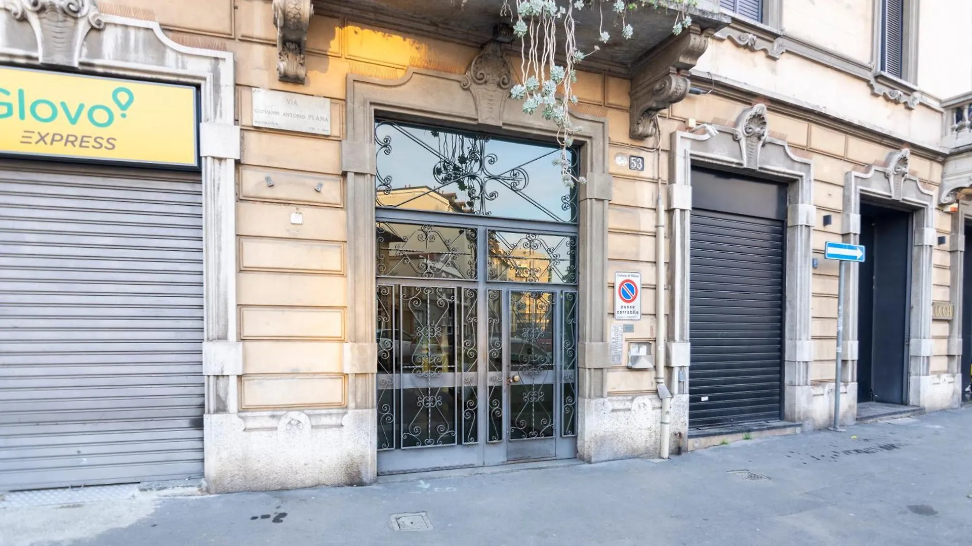 Deluxe Studio Milano 0*, Milan Italy